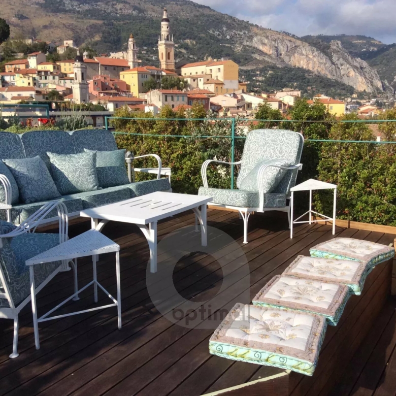 Menton – Bord et face mer, deux appartements d’exception avec solarium panoramique, vue mer et montagne exceptionnelle.