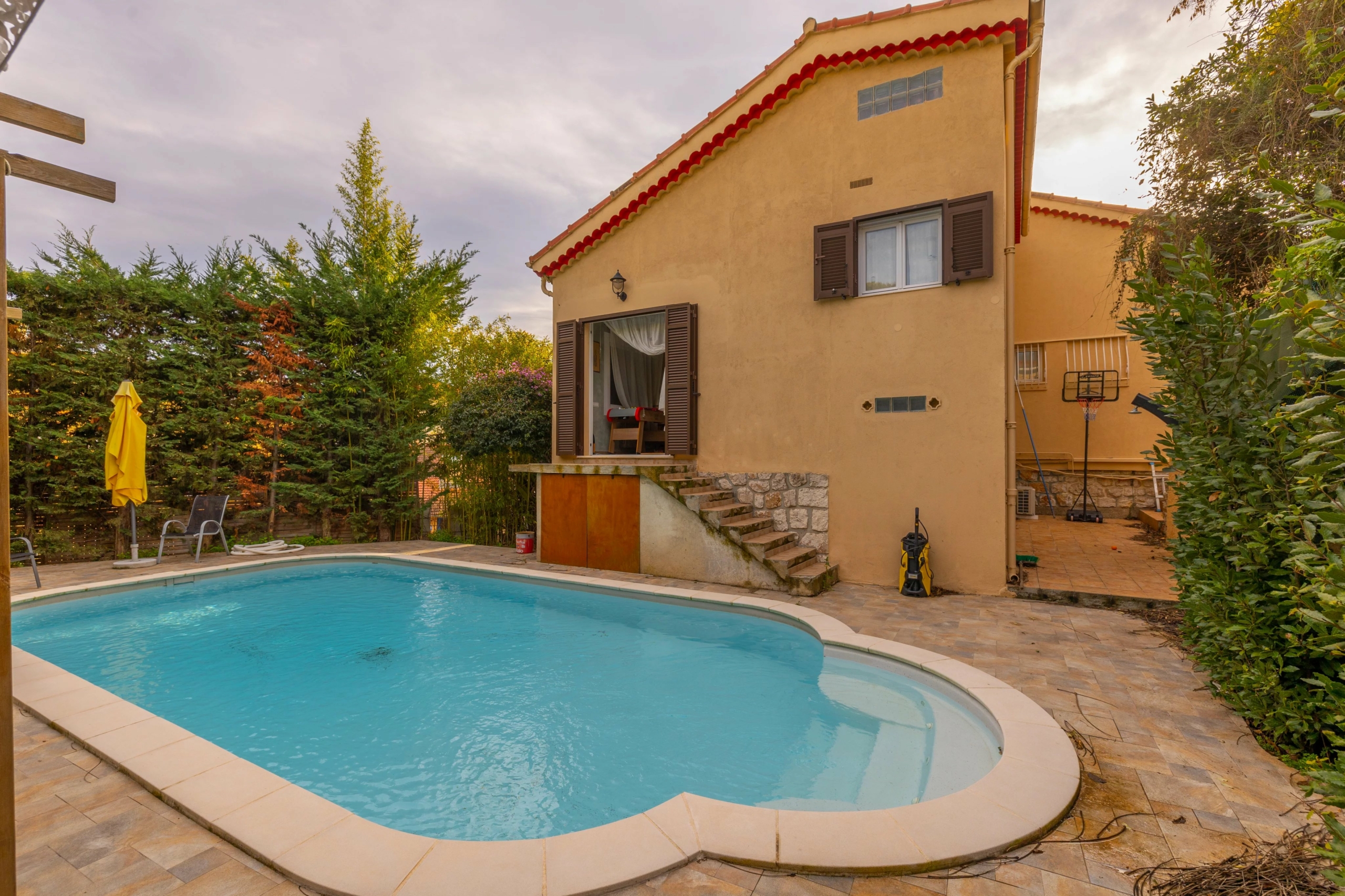 c75897f3106a774a0b0f1103370b6a73_76b3fff369_4096-original-173563-0.jpg Maison avec piscine à Roquebrune-Cap-Martin