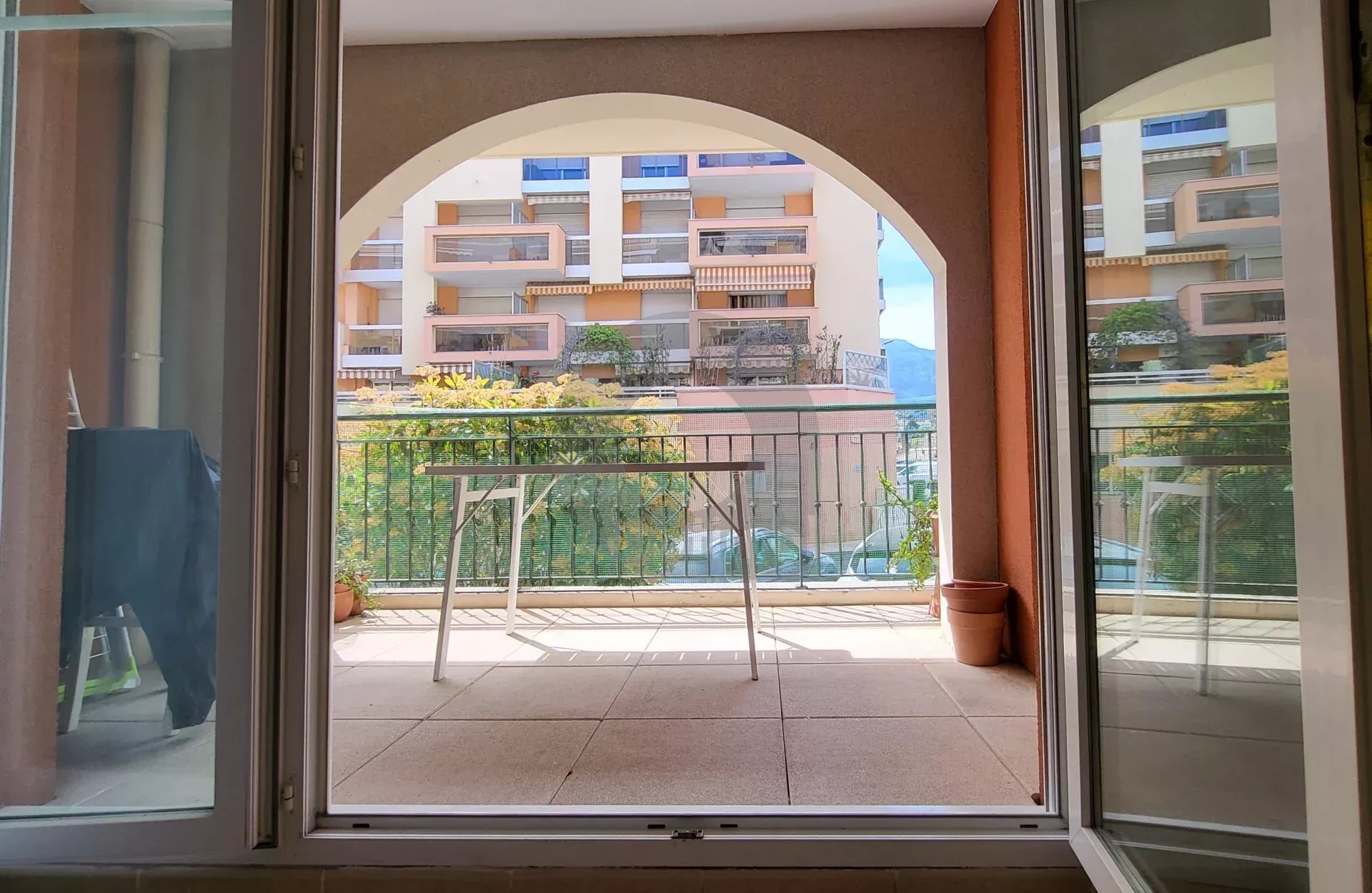 Menton centre ville –  Appartement 2 Pièces – terrasse et parking