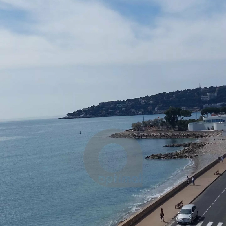 MENTON 3 pièces front de mer