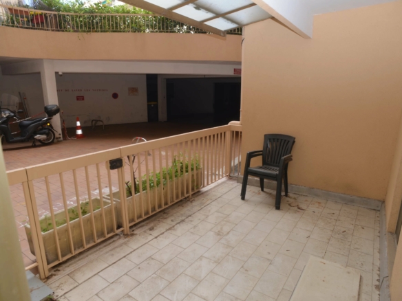 Menton – appartement deux pièces bord de mer à Garavan