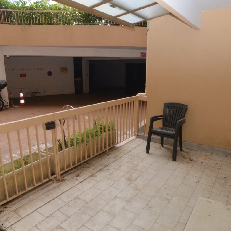 Menton – appartement deux pièces bord de mer à Garavan
