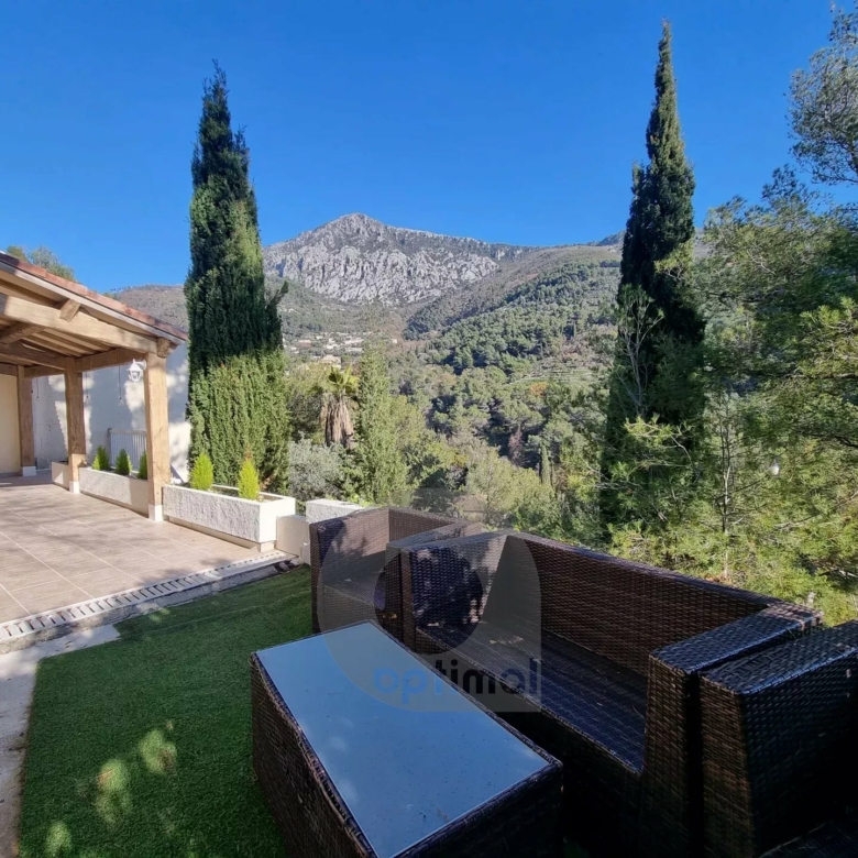 CASTELLAR – villa à 250 mètres de Menton