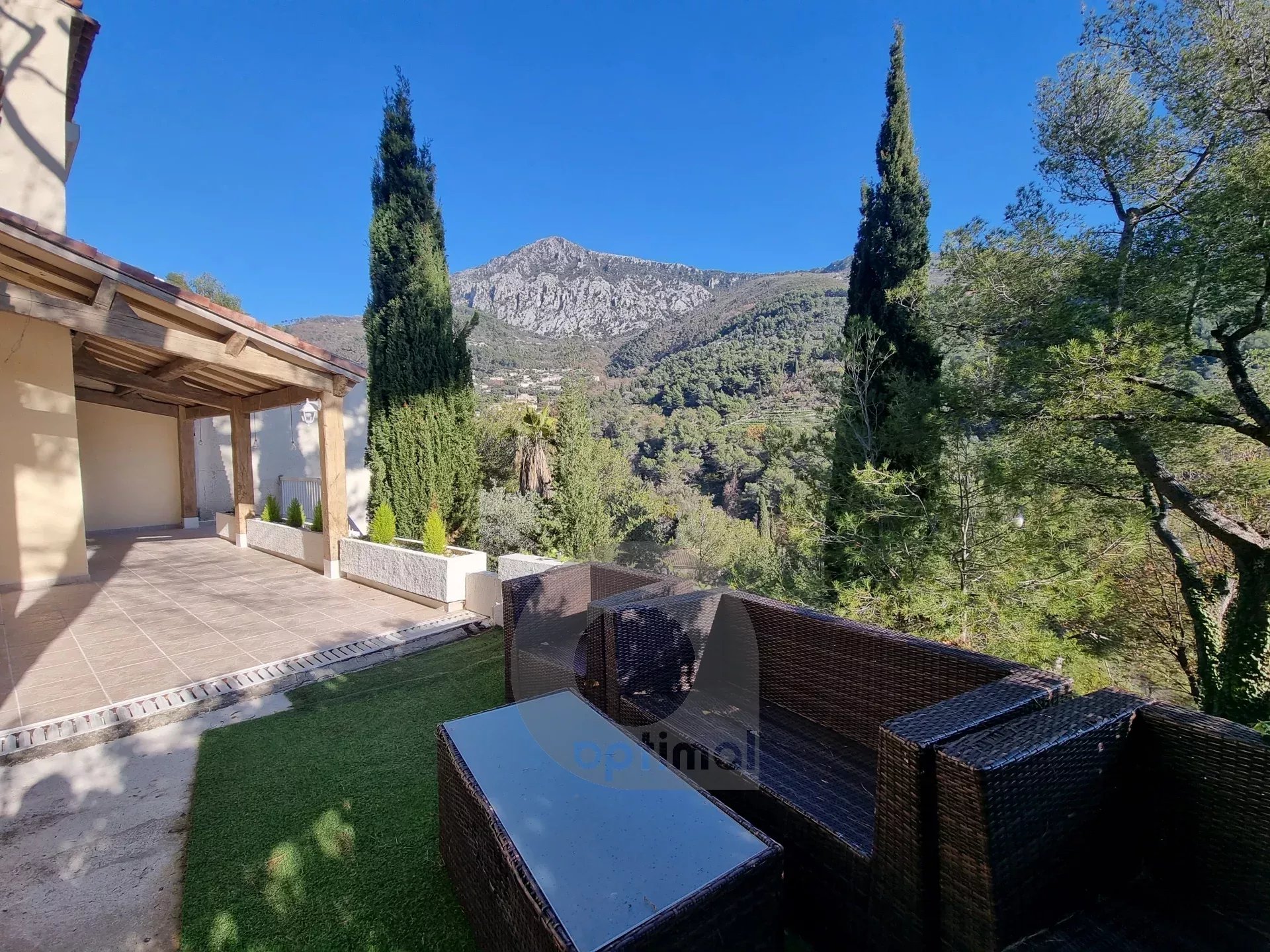 CASTELLAR – villa à 250 mètres de Menton
