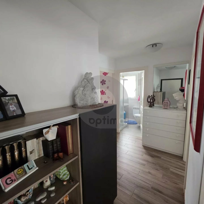 BEAU QUATRE PIECES TERRASSE DOUBLE GARAGE MENTON GARAVAN