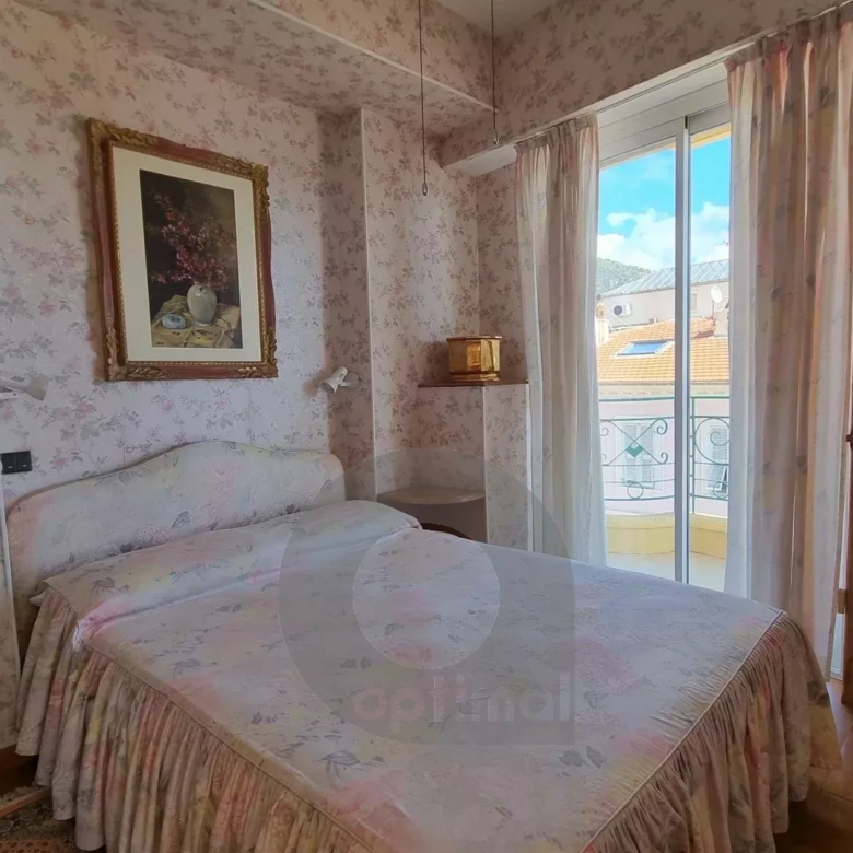 Menton – Bord et face mer,  appartement vue mer exceptionnelle.