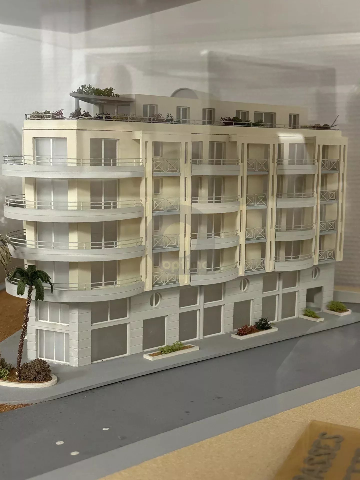 MENTON EXCLUSIVITE LOCAUX PROFESSIONNELS 212 M2