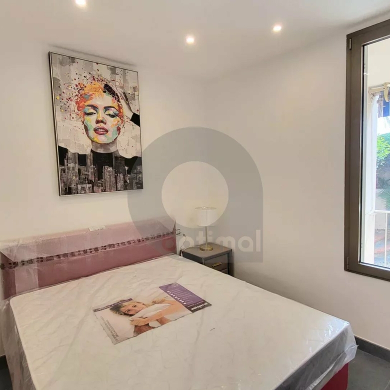 Roquebrune Cap Martin  – Coquet deux pièces avec terrasse à 100 mt des plages