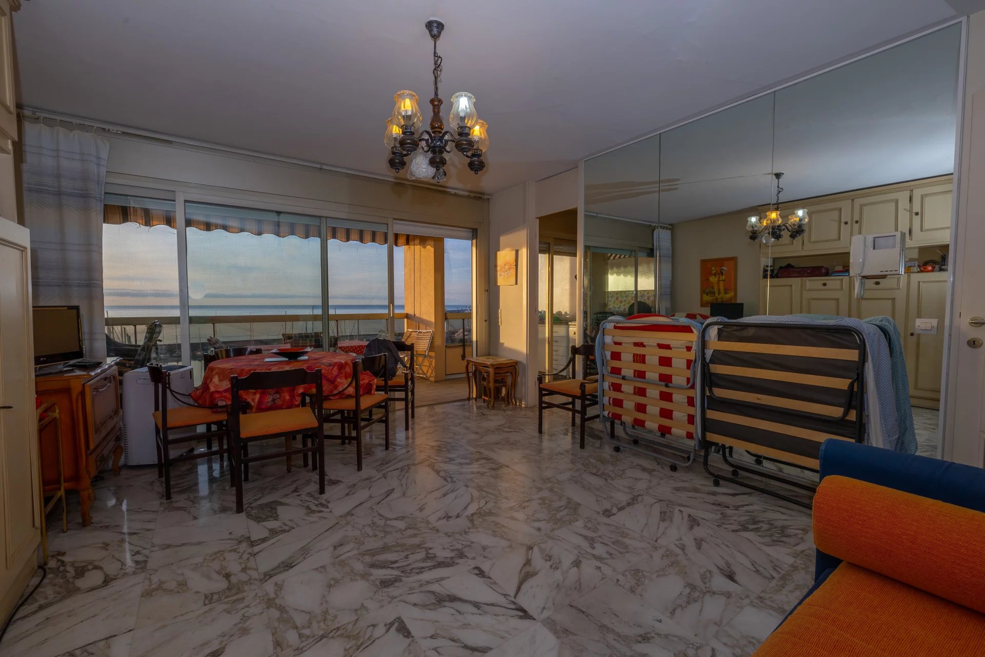 Appartement à vendre à Menton vue panoramique Mer et Vieille Ville