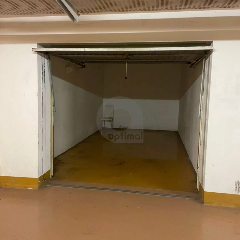 RCM PLATEAU DU CAP : A LOUER STUDIO MEUBLE – TERRASSE – GARAGE – CAVE