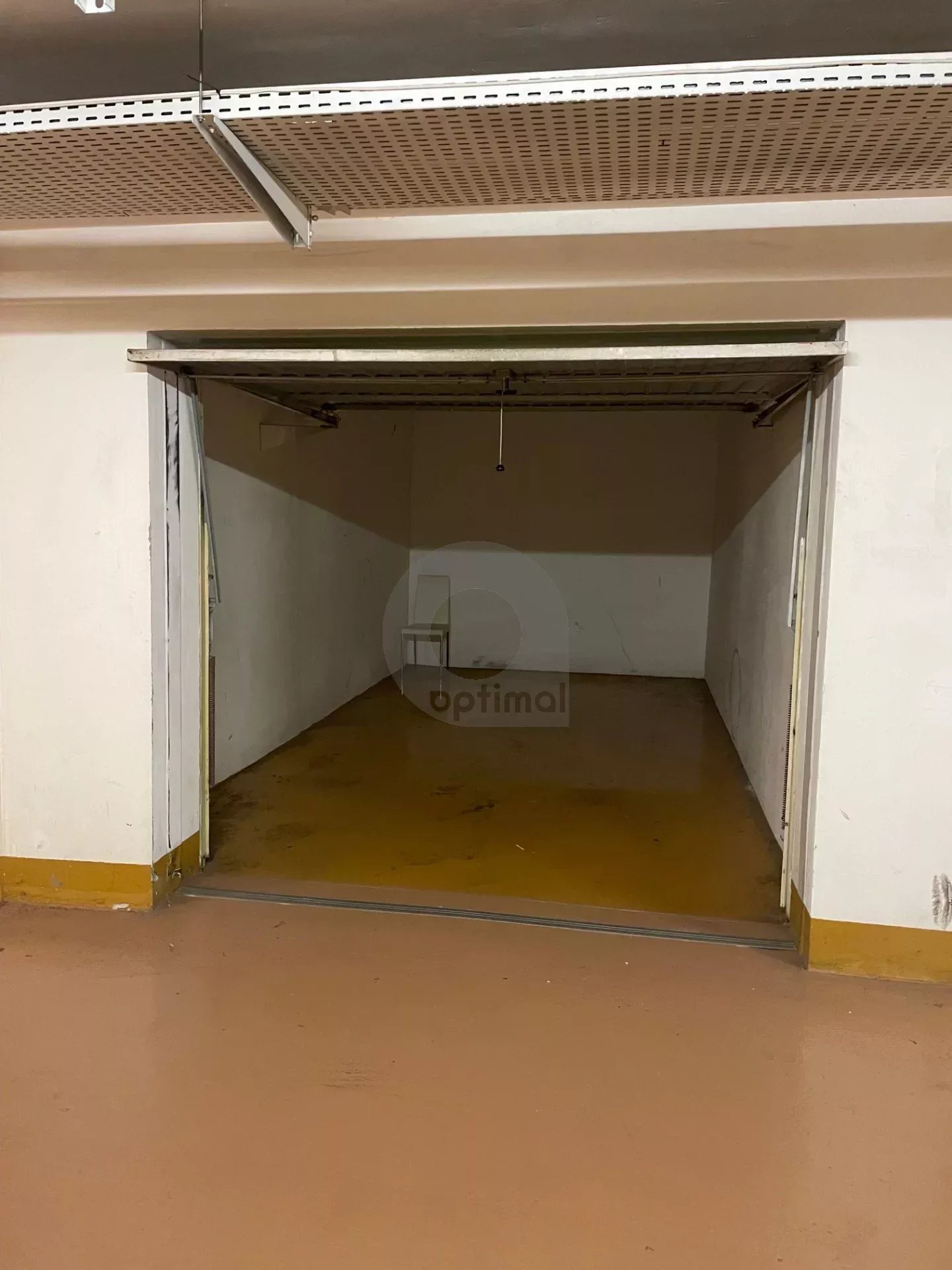 RCM PLATEAU DU CAP : A LOUER STUDIO MEUBLE – TERRASSE – GARAGE – CAVE