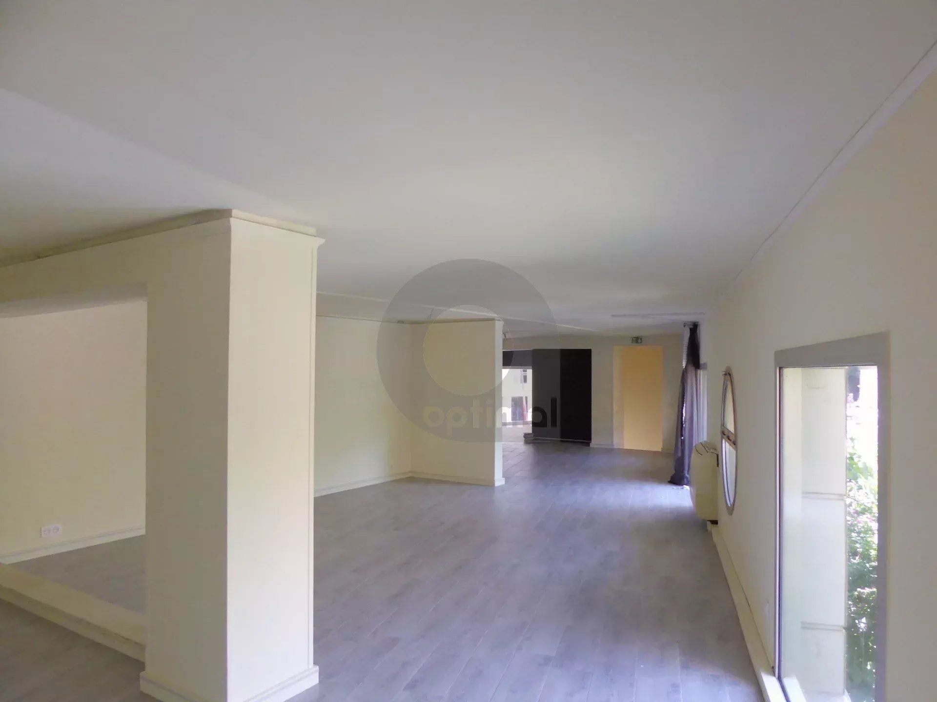 MENTON EXCLUSIVITE LOCAUX PROFESSIONNELS 212 M2