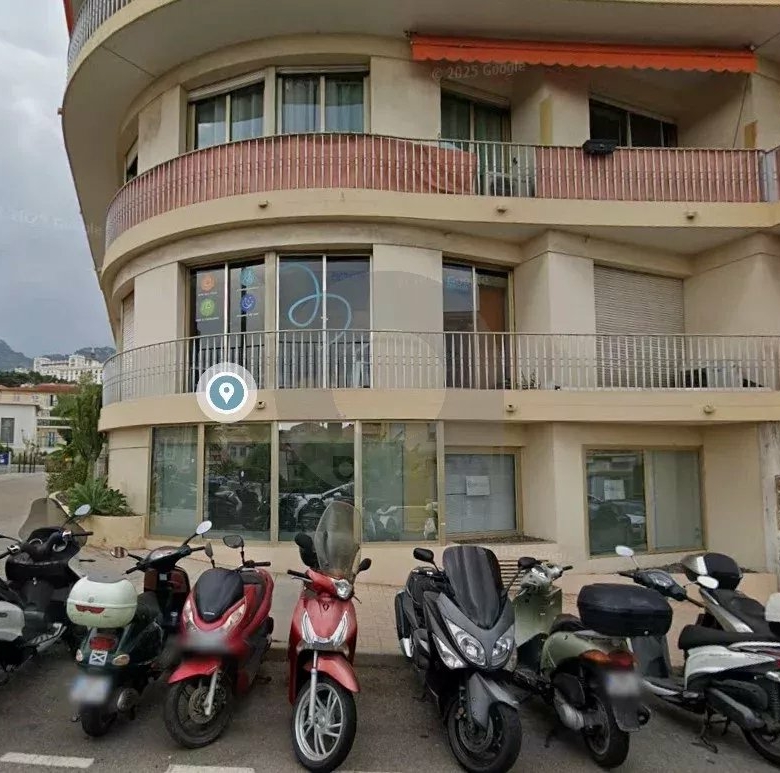 Menton secteur gare sncf : à louer local commercial en rdc