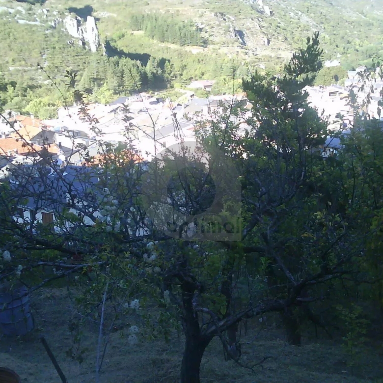 Maison de village et terrain à La Brigue