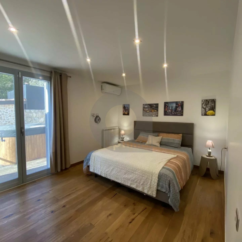A VENDRE – BELLE MAISON AU CALME CADRE VERDOYANT