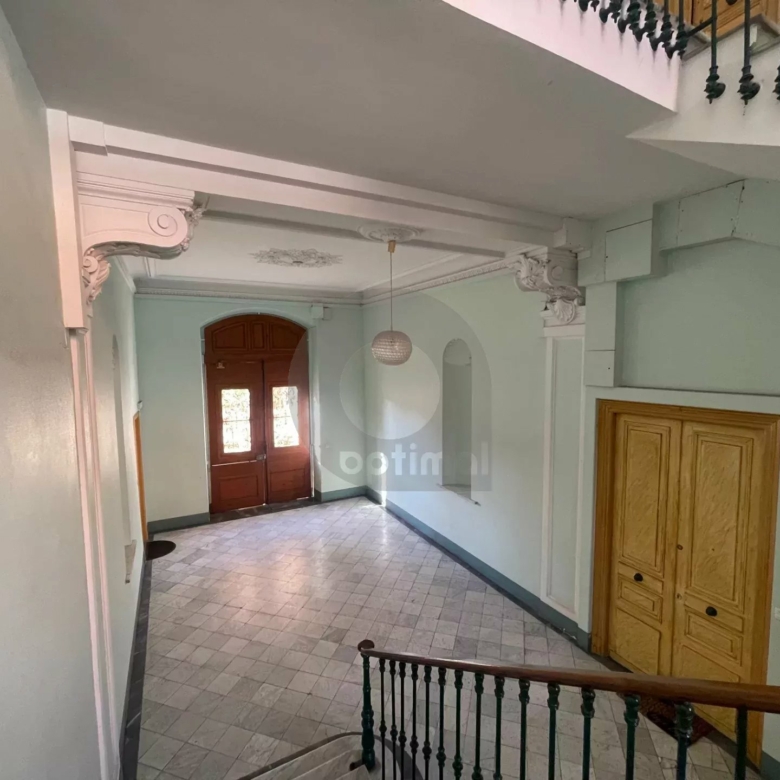 SUPERBE APPARTEMENT DE 5 PIECES – centre ville