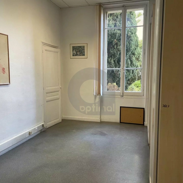 Appartement de Charme à Menton avec 8 Pièces