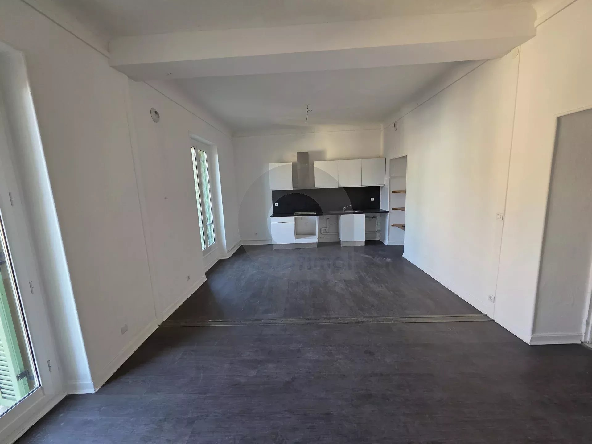 APPARTEMENT TROIS PIECES TERRASSE MENTON PROCHE CENTRE
