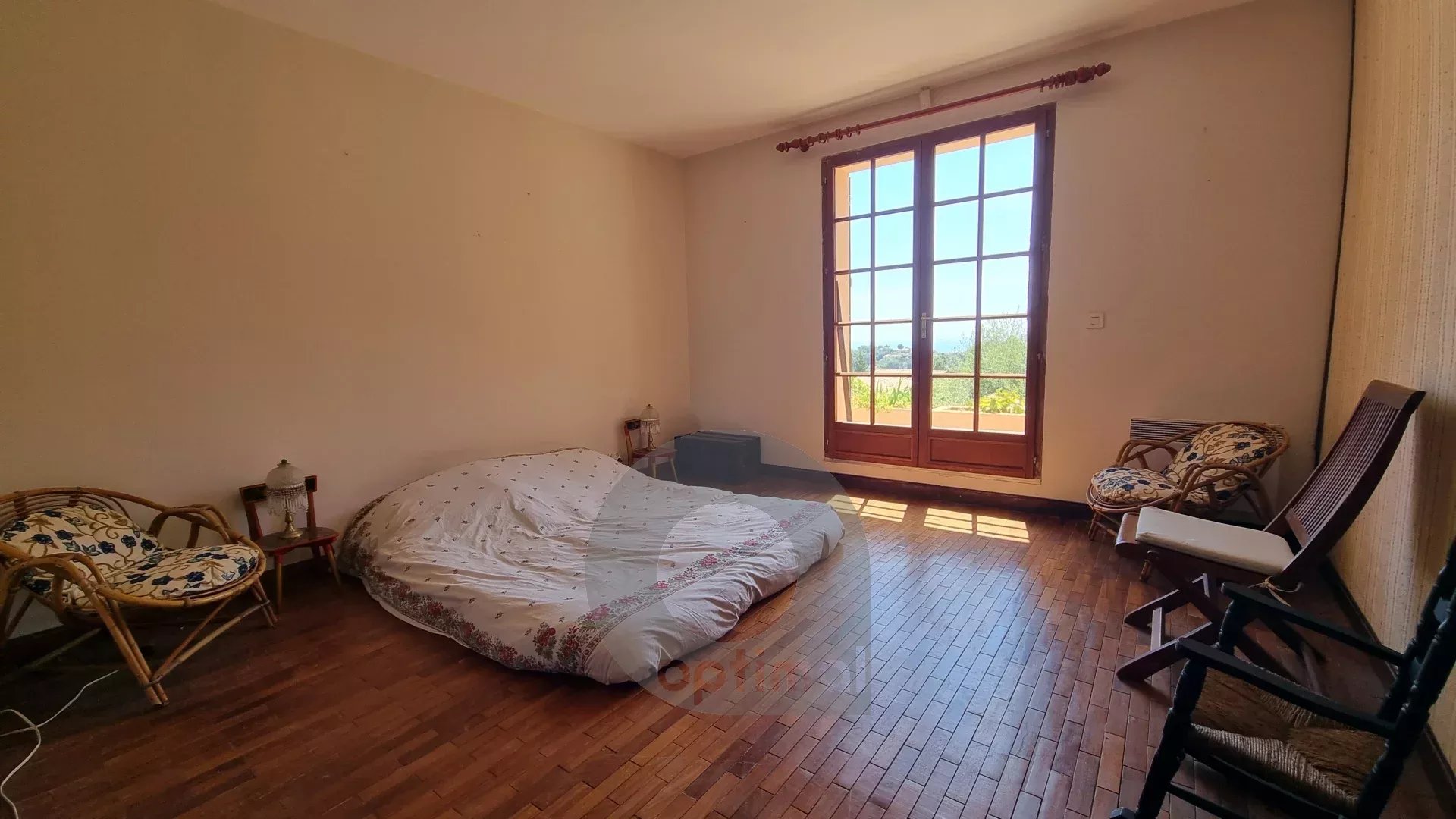 Propriété CASTELLAR villa 188 m² bassin terrain vue mer