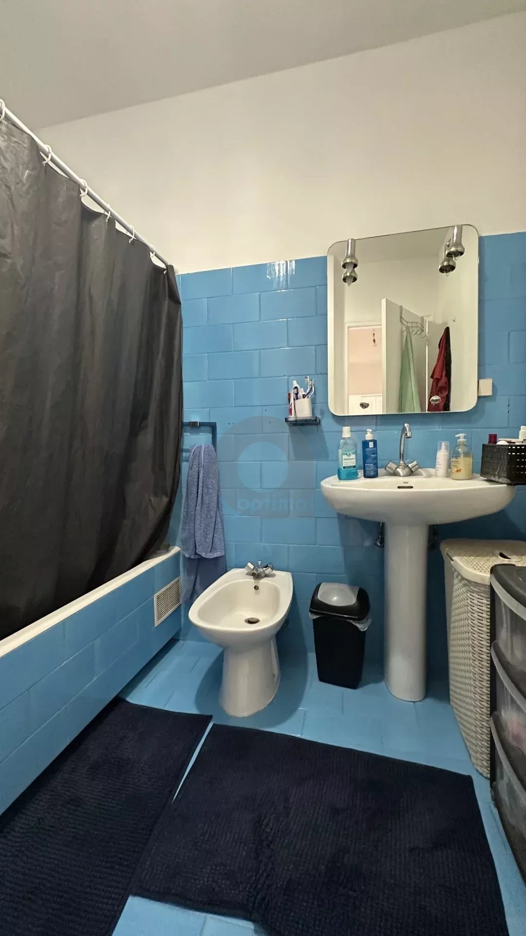 MENTON GARE ROUTIERE: SPACIEUX DEUX PIECES ETAGE ELEVE + CAVE