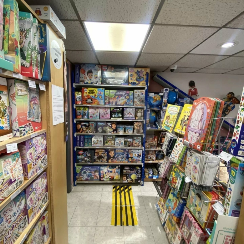 A VENDRE MENTON CARRE D’OR – FONDS DE COMMERCE JOUETS
