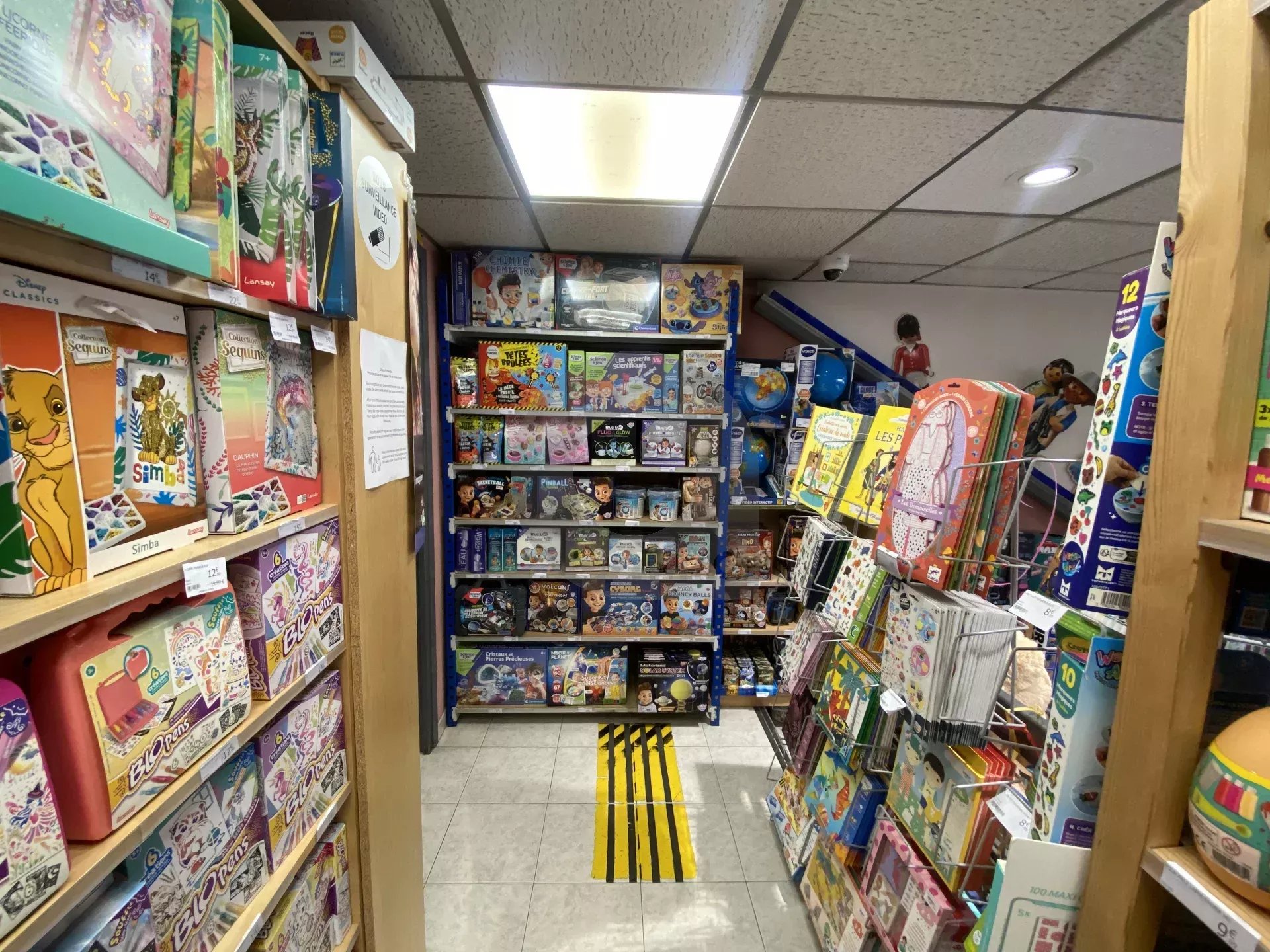 A VENDRE MENTON CARRE D’OR – FONDS DE COMMERCE JOUETS