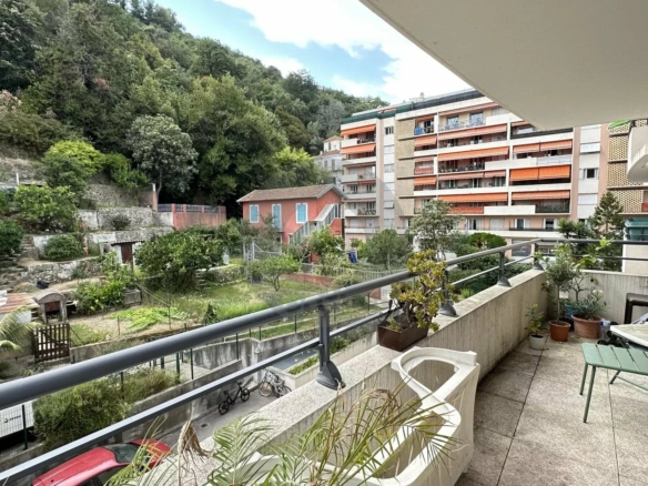 MENTON BORRIGO: AGREABLE STUDIO AVEC BALCON