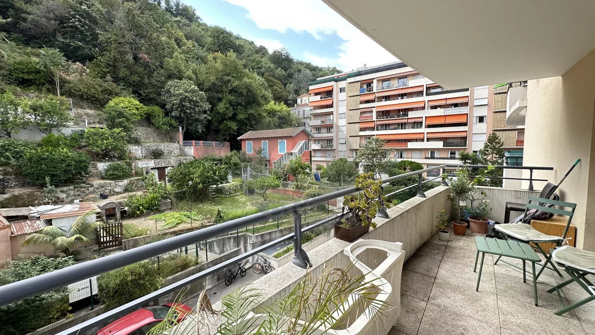 MENTON BORRIGO: AGREABLE STUDIO AVEC BALCON
