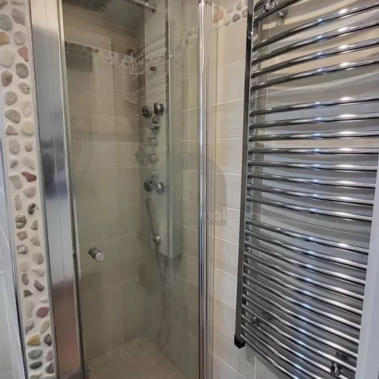 ROQUEBRUNE SECTEUR CABBE – STUDIO TERRASSE VUE MER – PISCINE