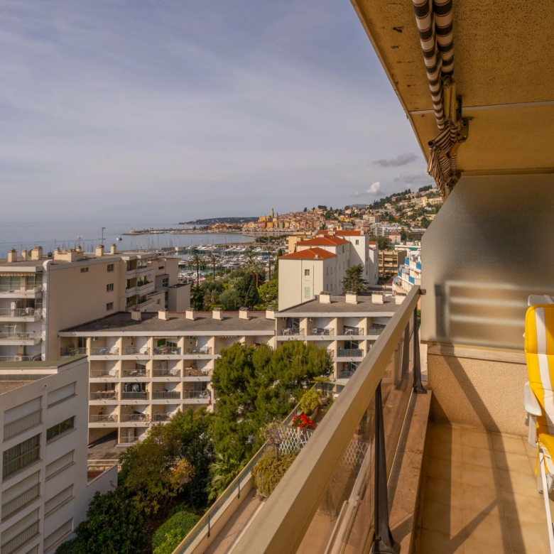 MENTON GARAVAN – APPARTEMENT 3 PIECES BORD DE MER, VUE MER