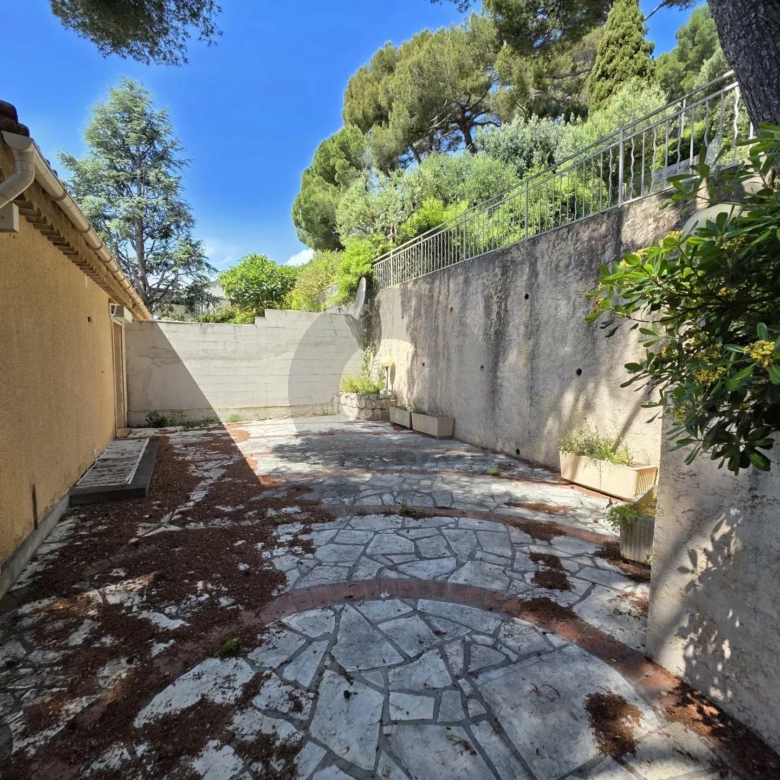 VILLA JUMELEE ROQUEBRUNE CAP MARTIN HAMEAU