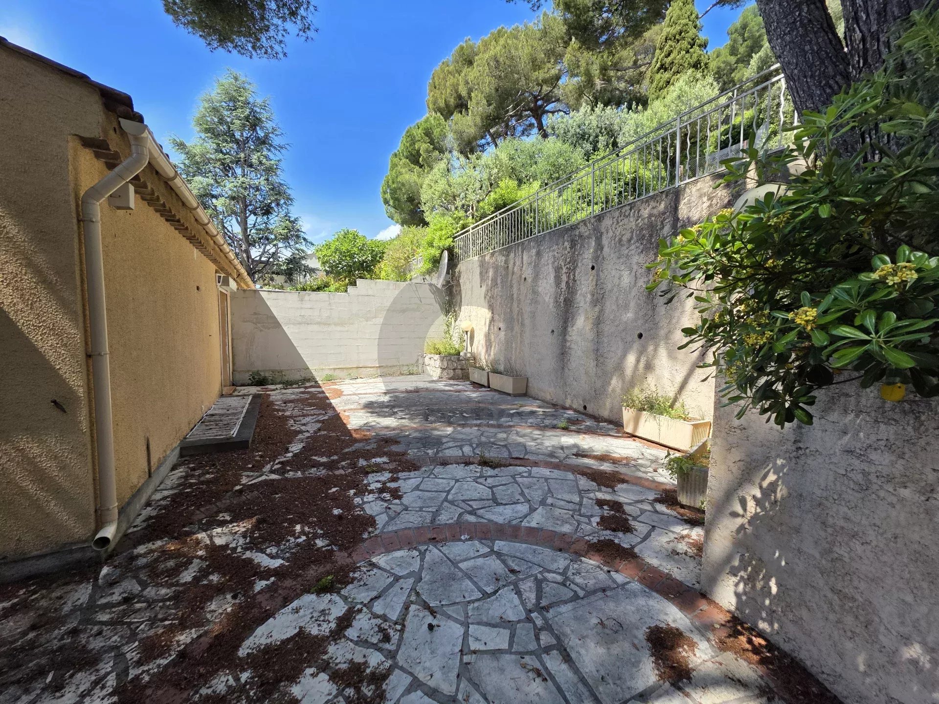 VILLA JUMELEE ROQUEBRUNE CAP MARTIN HAMEAU