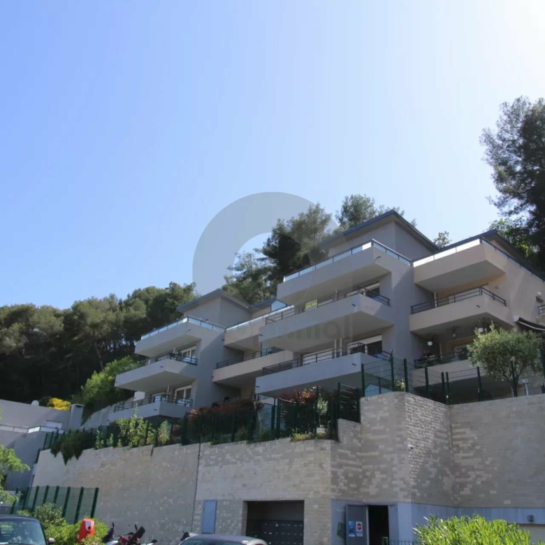 A LOUER : RCM – 2P TERRASSE VUE MER PARKING