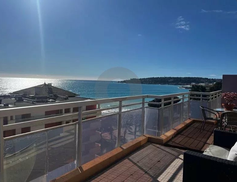 RARE – DERNIER ETAGE