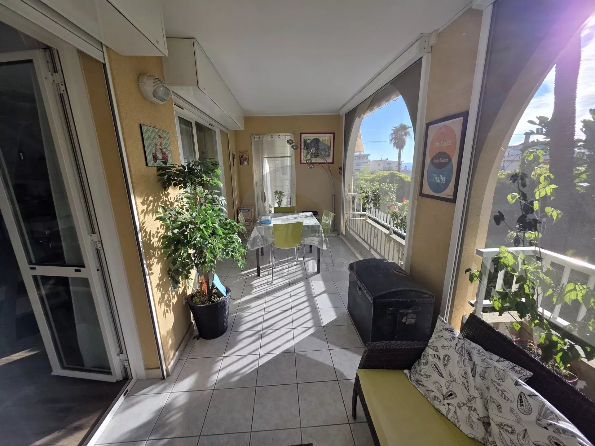 BEAU QUATRE PIECES TERRASSE DOUBLE GARAGE MENTON GARAVAN