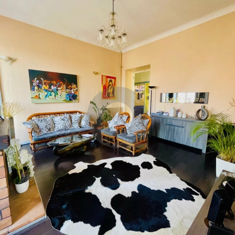 SUPERBE APPARTEMENT DE 5 PIECES – centre ville