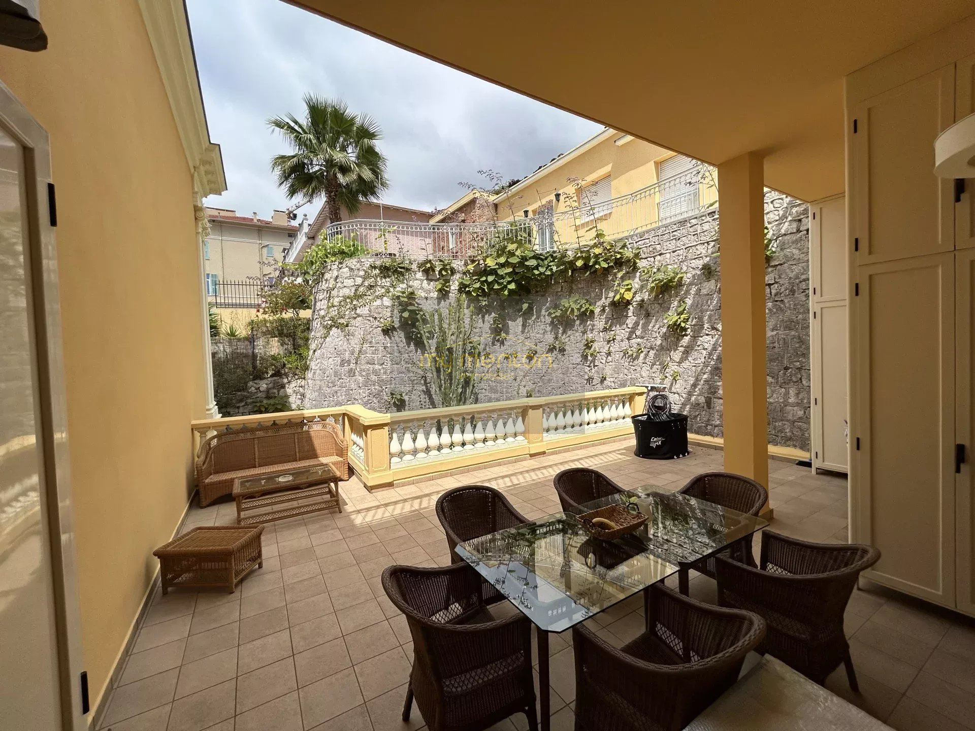 Menton Garavan – Luxueux 3 pièces avec vastes terrasses, vue mer panoramique