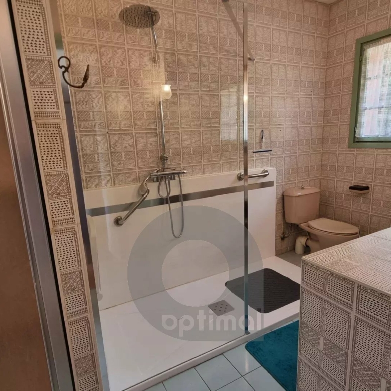Propriété CASTELLAR villa 188 m² bassin terrain vue mer
