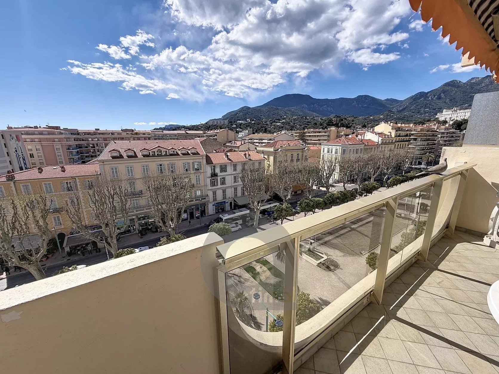 Menton Centre – Etage Elevé – Beau Studio avec Terrasse