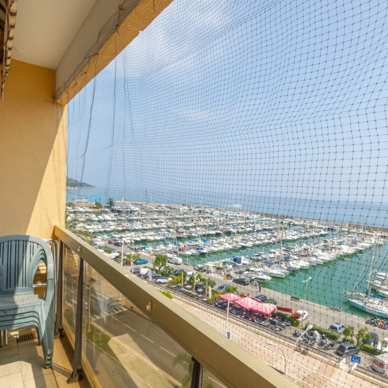 Appartement à vendre à Menton vue panoramique Mer et Vieille Ville