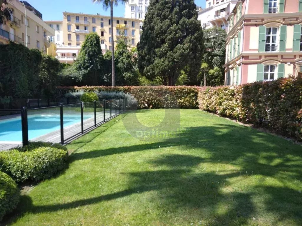 Menton central 3P terrasse parking piscine.