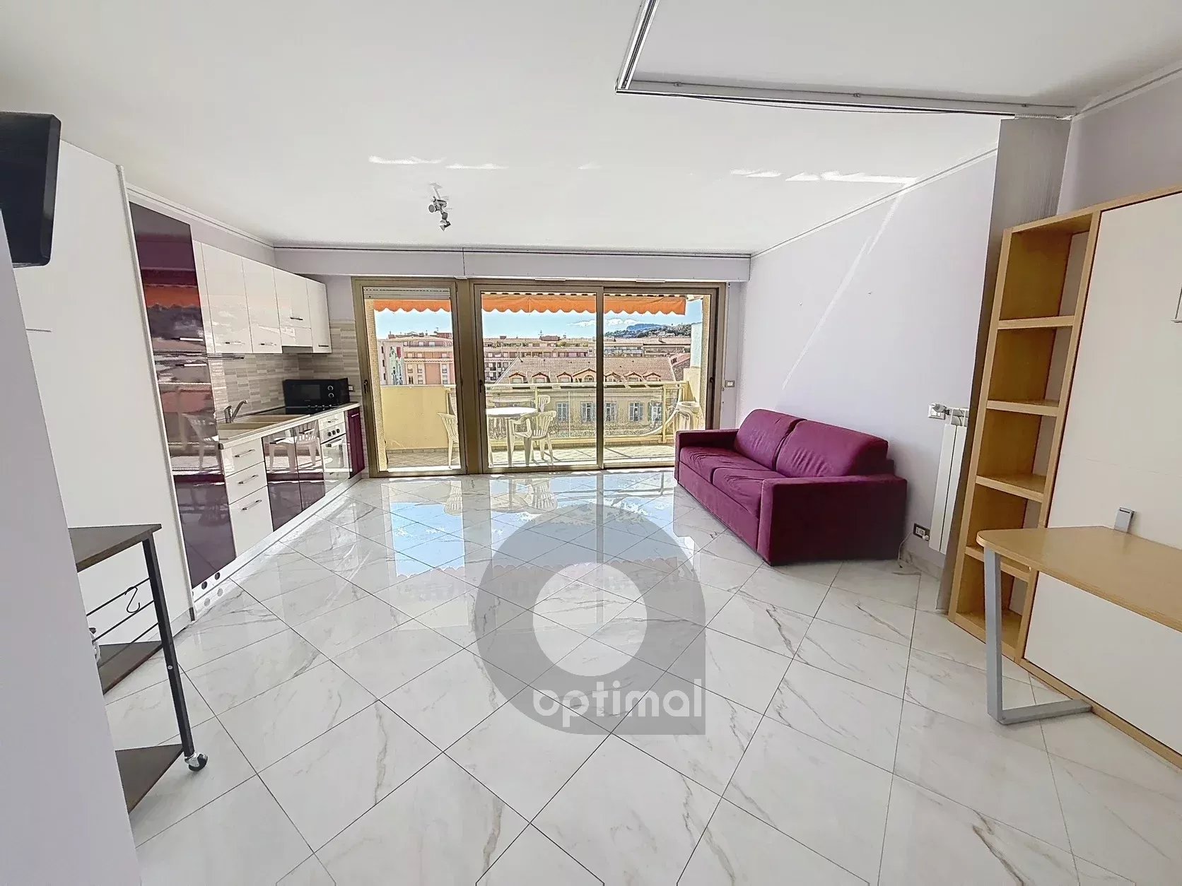 Menton Centre – Etage Elevé – Beau Studio avec Terrasse