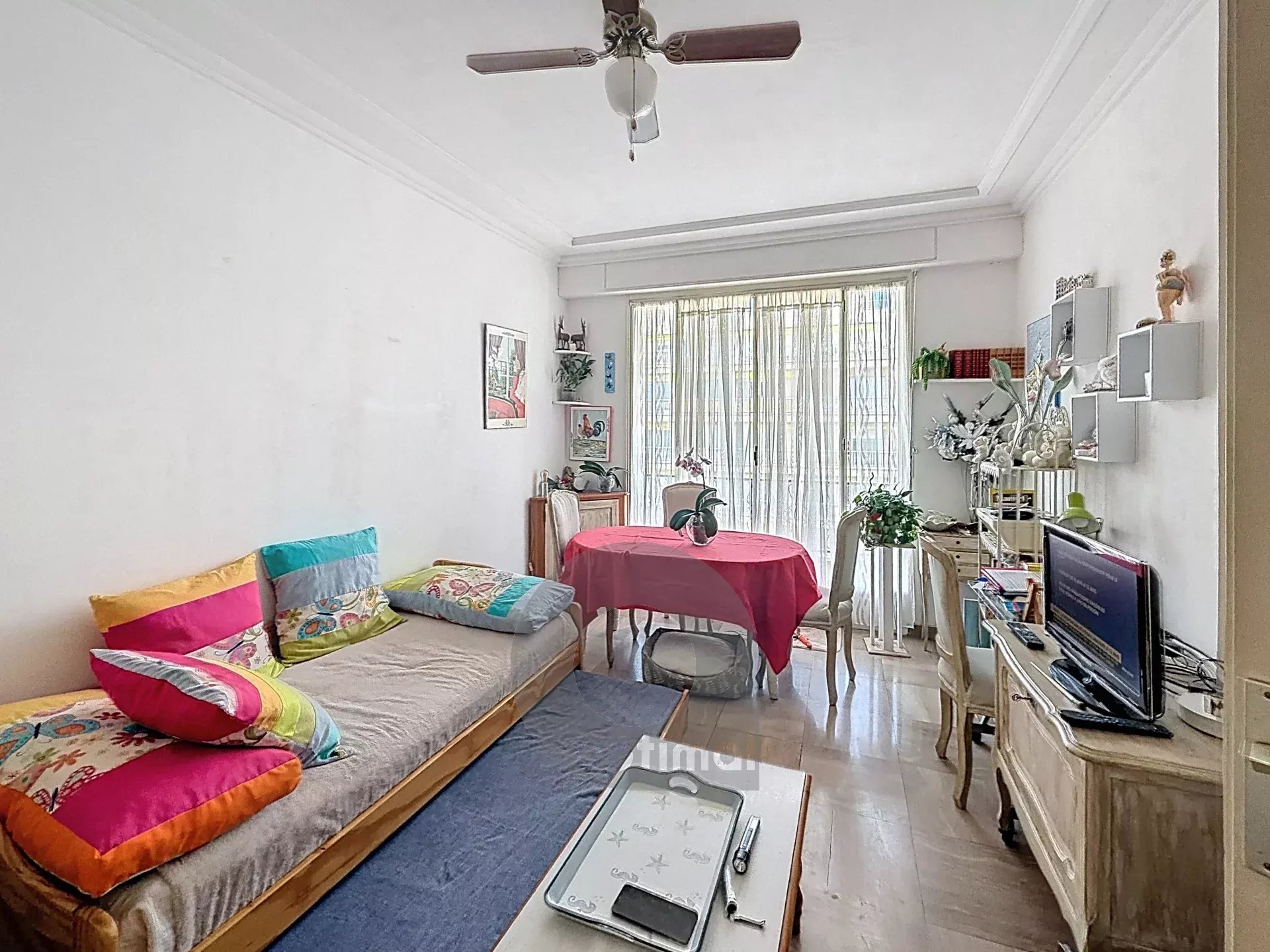 Menton centre-ville – Grand studio avec terrasse – Cave