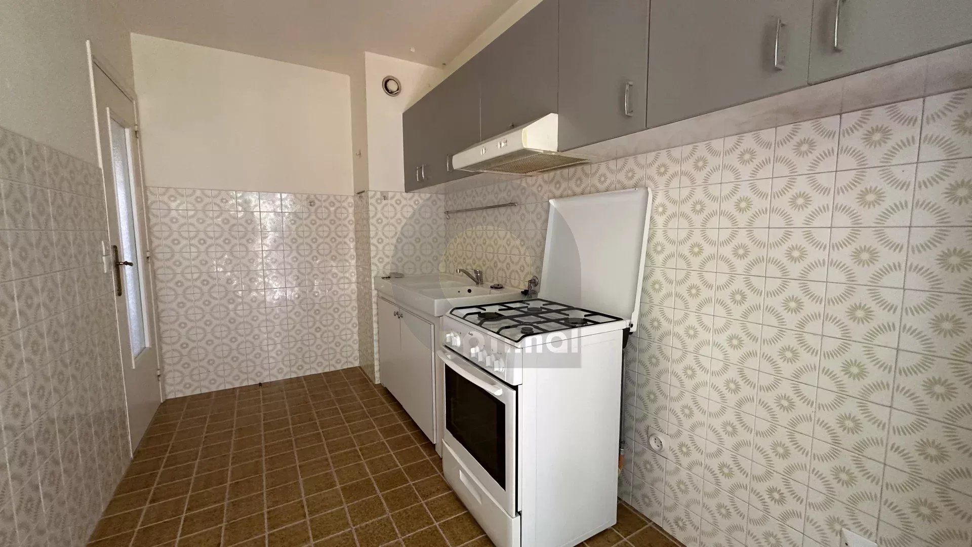 MENTON – TERRES CHAUDES: APPARTEMENT 2P AVEC VUE MER PANORAMIQUE –  GARAGE et CAVE