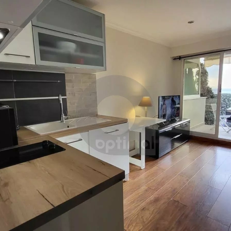 ROQUEBRUNE SECTEUR CABBE – STUDIO TERRASSE VUE MER – PISCINE