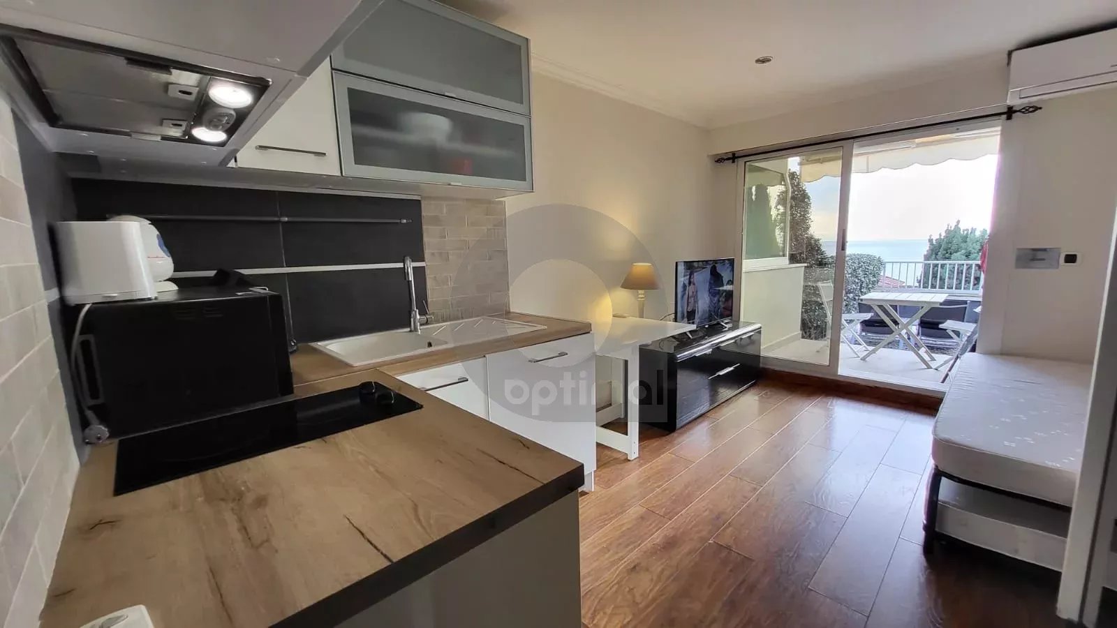ROQUEBRUNE SECTEUR CABBE – STUDIO TERRASSE VUE MER – PISCINE