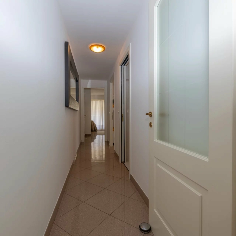 ROQUEBRUNE CAP-MARTIN – APPARTEMENT TROIS PIECES AVEC GRANDE TERRASSE, DEPENDANCE, CAVE ET PARKING