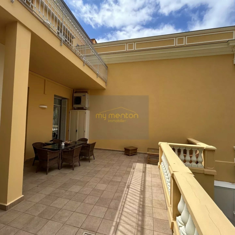 Menton Garavan – Luxueux 3 pièces avec vastes terrasses, vue mer panoramique