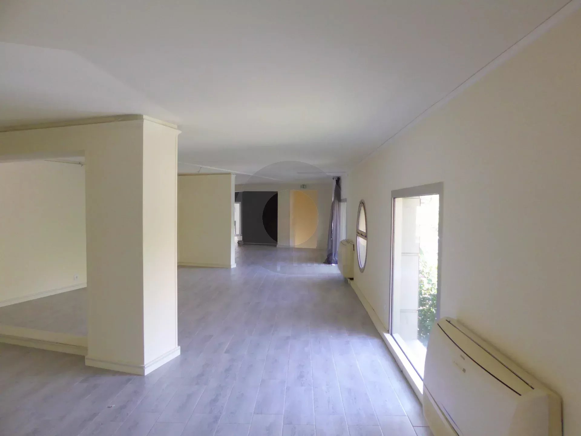 MENTON EXCLUSIVITE LOCAUX PROFESSIONNELS 212 M2
