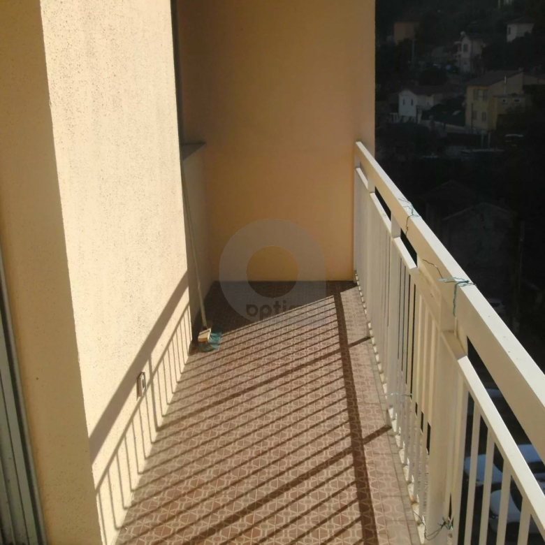 Menton studio avec parking et cave !
